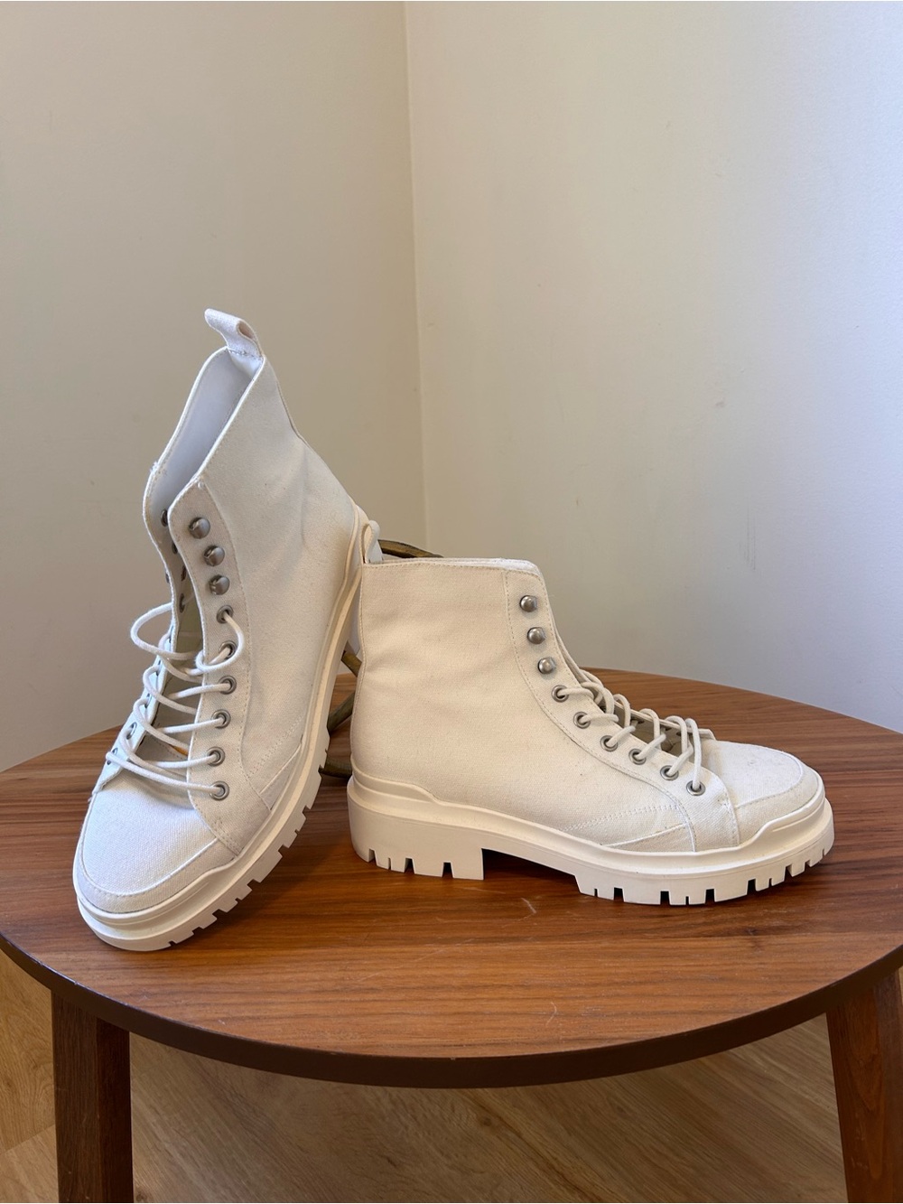 Nordstrom White Lace-Up Canvas Combat Boots size 9.5